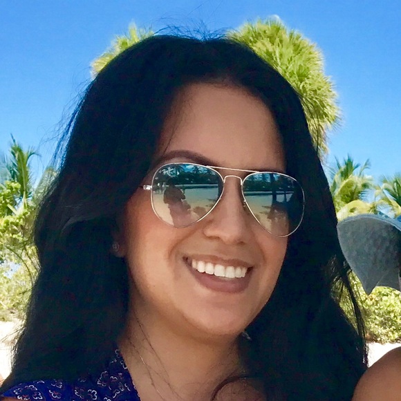 Meet your Posher, Gloria - Picture 1 of 1